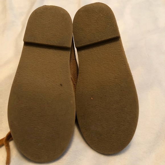 Gap Leather Chukka Boot - Picture 5 of 6